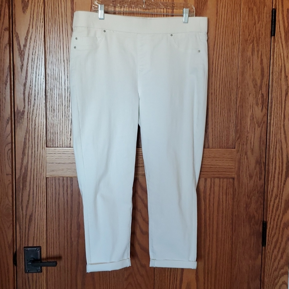 White denim, stretchy, pull-on, faux front pockets